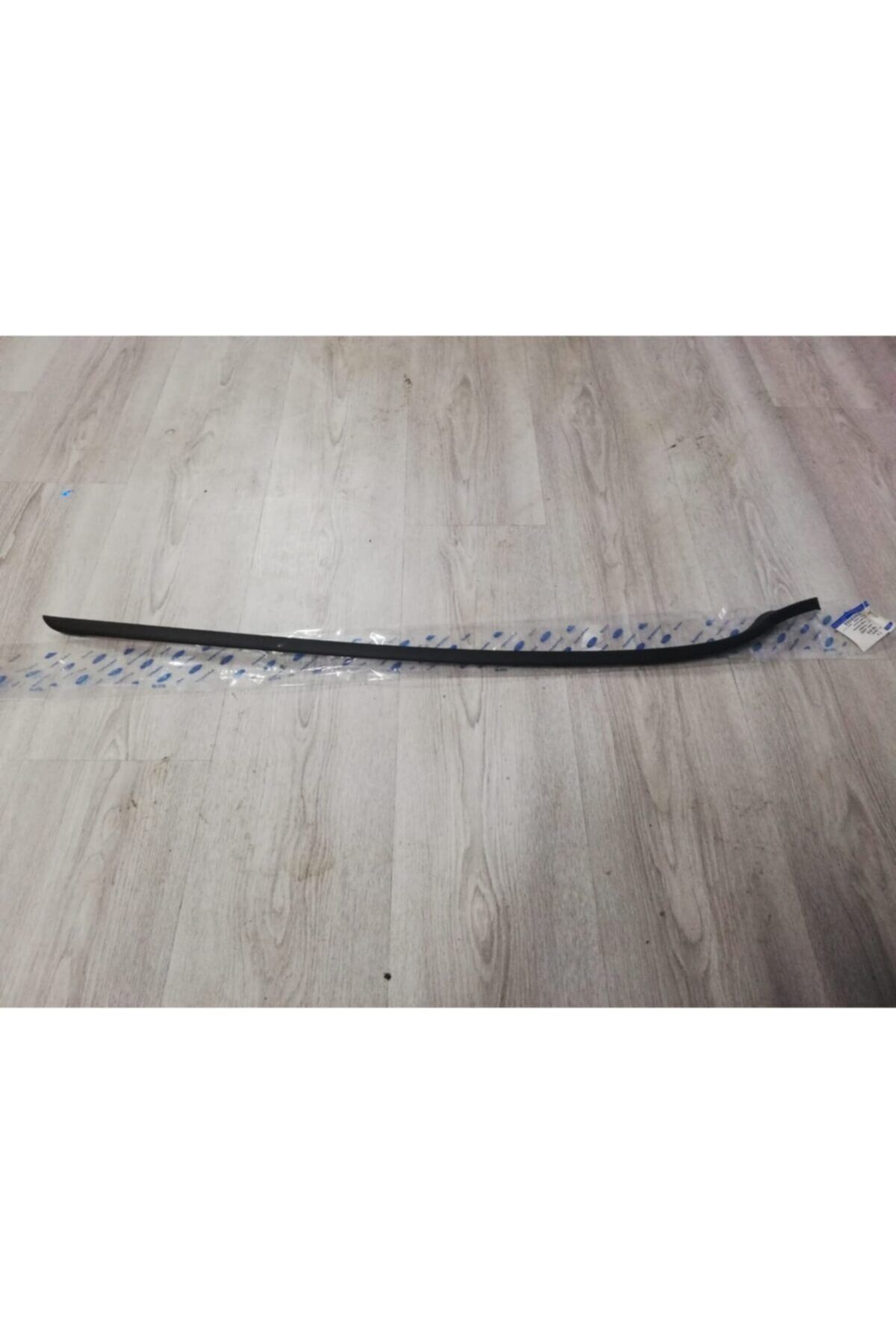 Fiesta 2009-2018 Orjinal Ön Cam Yan Çıtası Sol