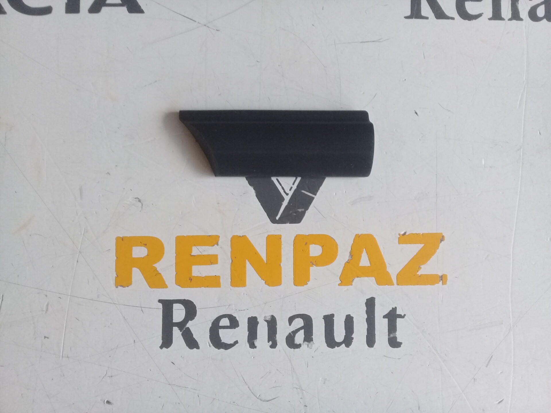 Renault 12 Toros Sol Ön Çamurluk Bandı 7702189315