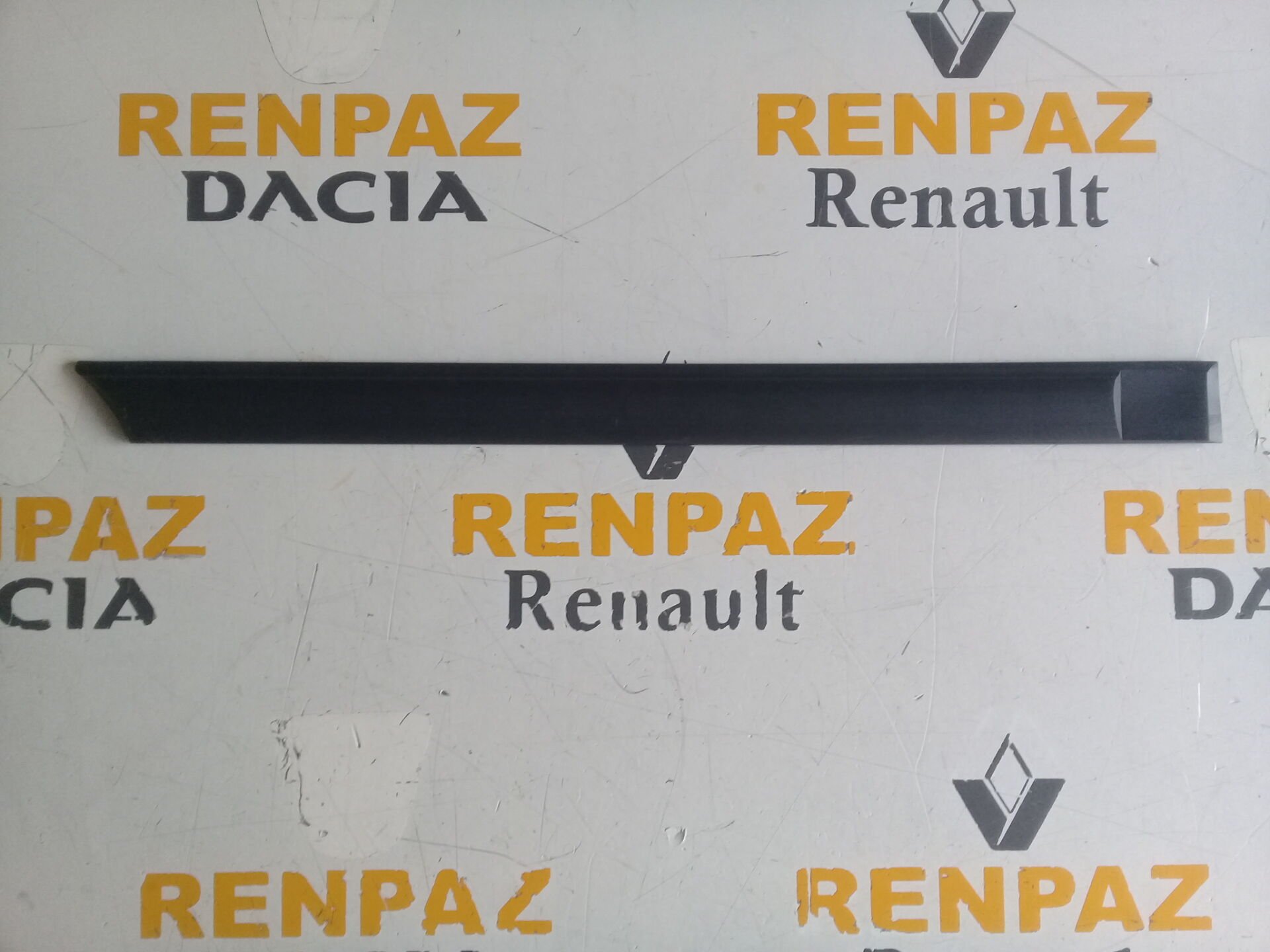 Renault 12 Toros Sağ Arka Kapı Bandı 7702188524