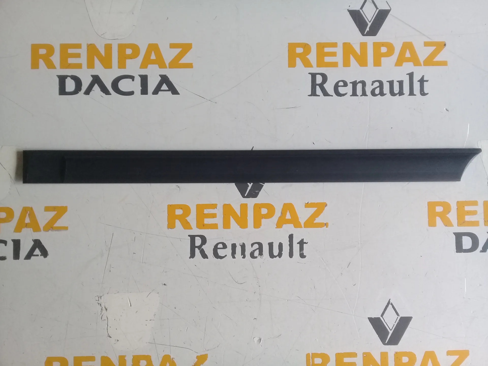 Renault 12 Toros Sol Arka Kapı Bandı 7702188523